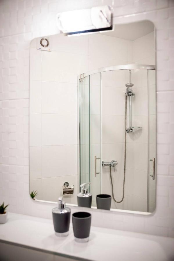 Kuca Melina Apartment Ровин Екстериор снимка